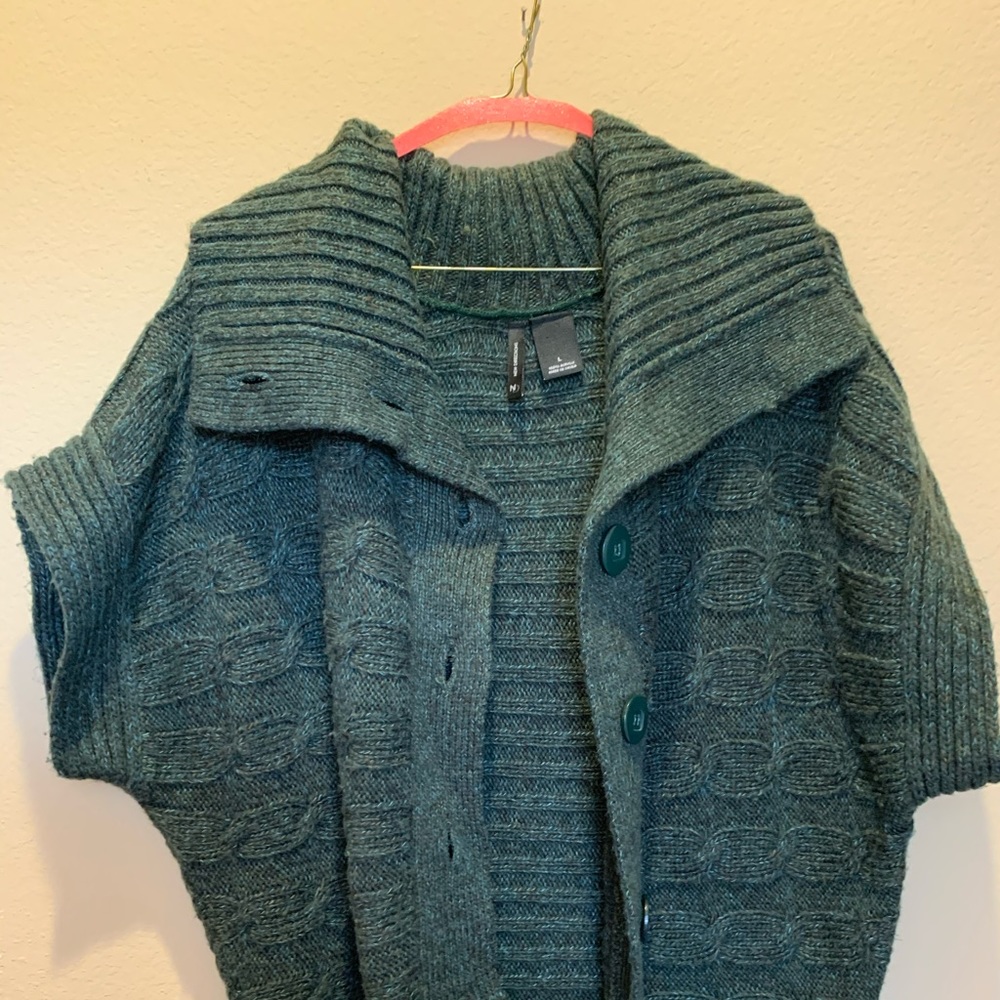 Short sleeve large collar green sweater
